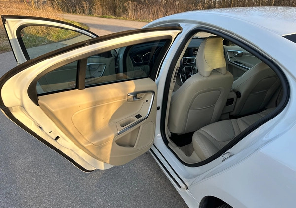 Volvo S60 cena 60000 przebieg: 140000, rok produkcji 2013 z Piastów małe 466